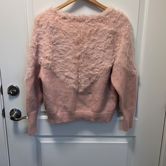 Express wome blush pink v neck sweater with fuzzy neck and shoulder accents. EUC - Picture 4 of 7